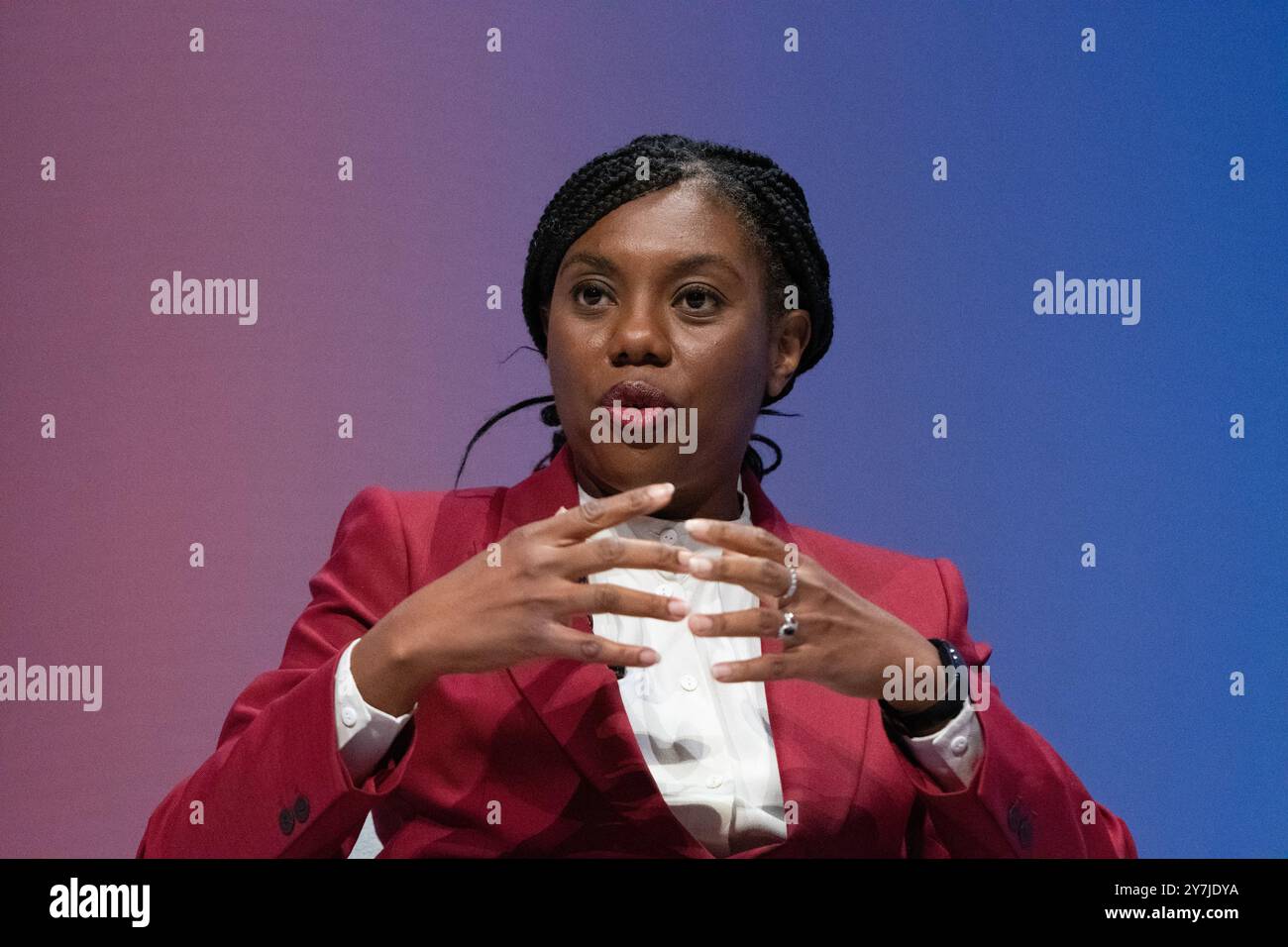 Birmingham, Royaume-Uni. 30 septembre 2024. Kemi Badenoch, candidate à la direction, Secrétaire d'État fantôme au logement, aux communautés et aux gouvernements locaux, députée du Nord-Ouest de l'Essex, s'adresse aux délégués le 2ème jour. Le Parti conservateur se réunit à Birmingham, à l'International Convention Centre, pour sa conférence d'automne. Birmingham Royaume-Uni. Photo : Garyroberts/worldwidefeatures.com crédit : GaryRobertsphotography/Alamy Live News Banque D'Images