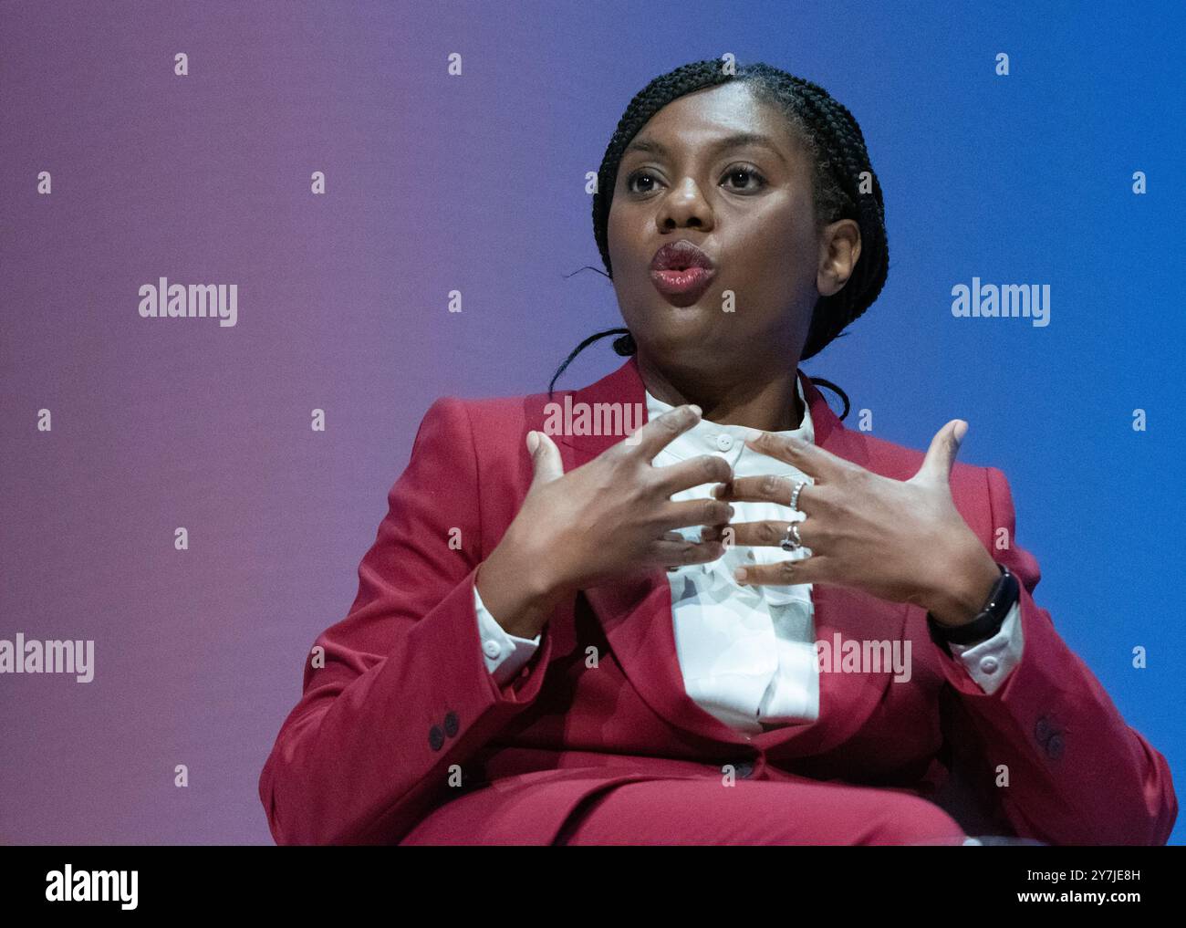 Birmingham, Royaume-Uni. 30 septembre 2024. Kemi Badenoch, candidate à la direction, Secrétaire d'État fantôme au logement, aux communautés et aux gouvernements locaux, députée du Nord-Ouest de l'Essex, s'adresse aux délégués le 2ème jour. Le Parti conservateur se réunit à Birmingham, au Centre international des congrès, ICC, pour sa conférence d'automne. Birmingham Royaume-Uni. Photo : Garyroberts/worldwidefeatures.com crédit : GaryRobertsphotography/Alamy Live News Banque D'Images