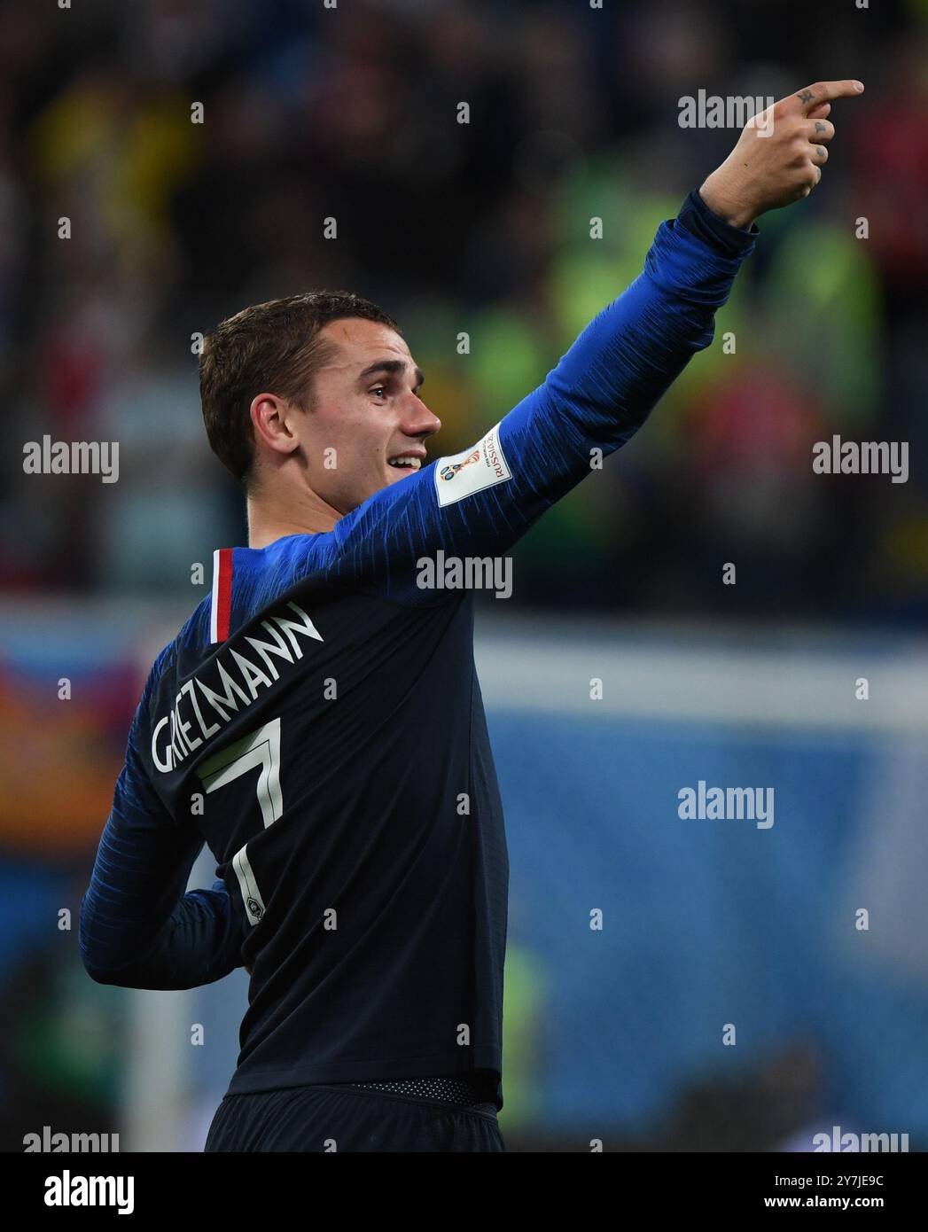 Pékin, Chine. 10 juillet 2018. Cette photo prise le 10 juillet 2018 montre Antoine Griezmann, Français, célébrant sa victoire après la demi-finale de la Coupe du monde de la FIFA 2018 entre la France et la Belgique à Saint-Pétersbourg, en Russie. Antoine Griezmann, attaquant de l'Atletico Madrid, a annoncé lundi qu'il prenait sa retraite du football international avec la France. Crédit : Li Ga/Xinhua/Alamy Live News Banque D'Images