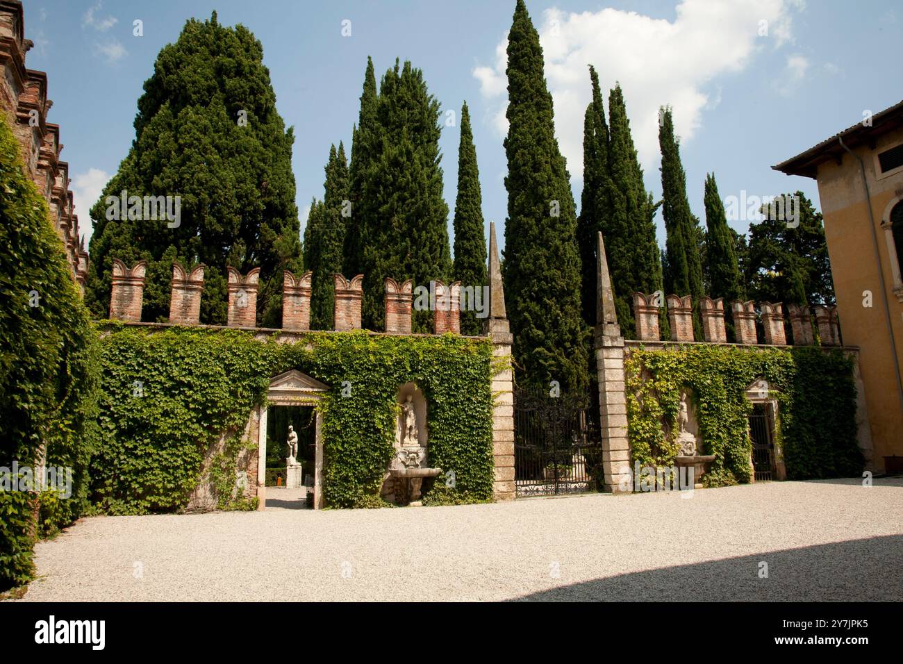 Les jardins spectaculaires du Palazzo Giusti, Vérone, Vénétie, Italie Banque D'Images