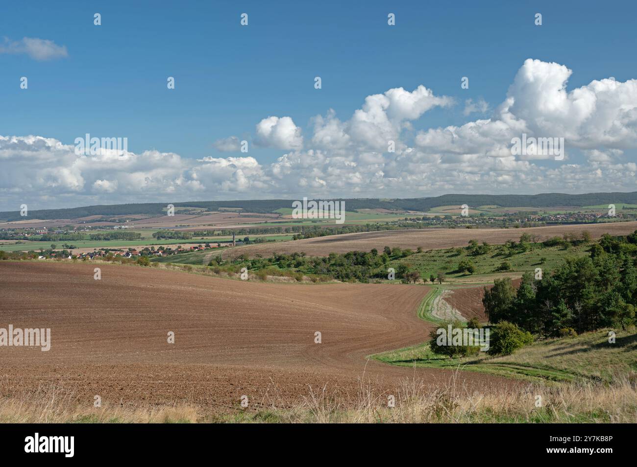 Vue sur la vallée de la rivière Unstrut près de Braunsroda Banque D'Images