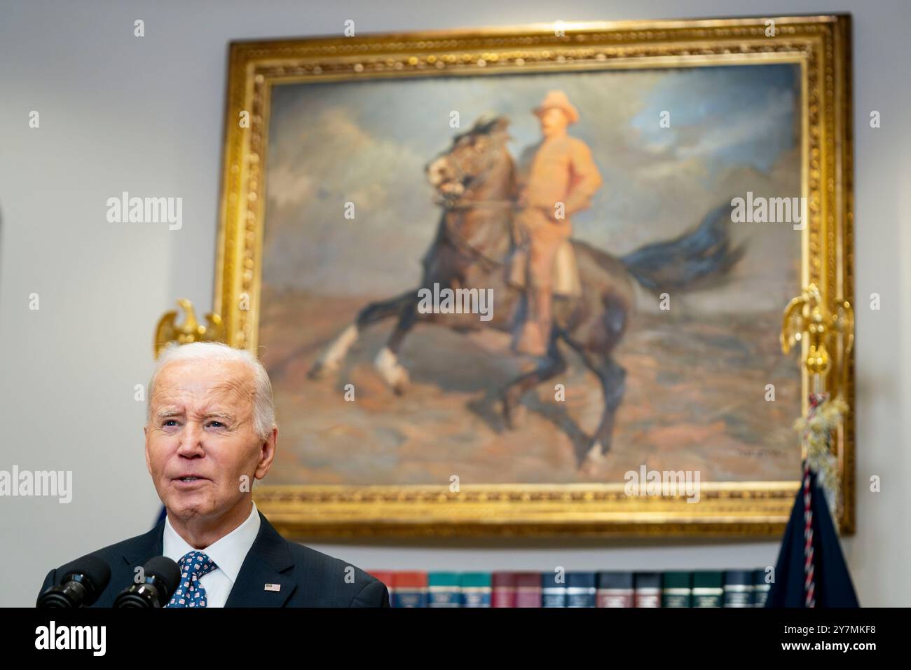 Washington DC, États-Unis. 30 septembre 2024. Le président des États-Unis Joe Biden prononce un discours sur les efforts déployés par son administration pour répondre à l'ouragan Hélène dans la salle Roosevelt de la Maison Blanche à Washington, DC, le lundi 30 septembre 2024. Crédit : Bonnie Cash / Pool via CNP / MediaPunch crédit : MediaPunch Inc / Alamy Live News Banque D'Images