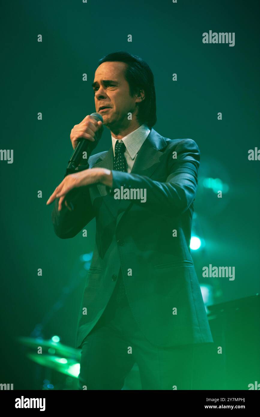 Artiste australien, Nick Cave, avec The Bad Seeds à l'Uber Arena de Berlin pour le Wild Dog Tour Banque D'Images