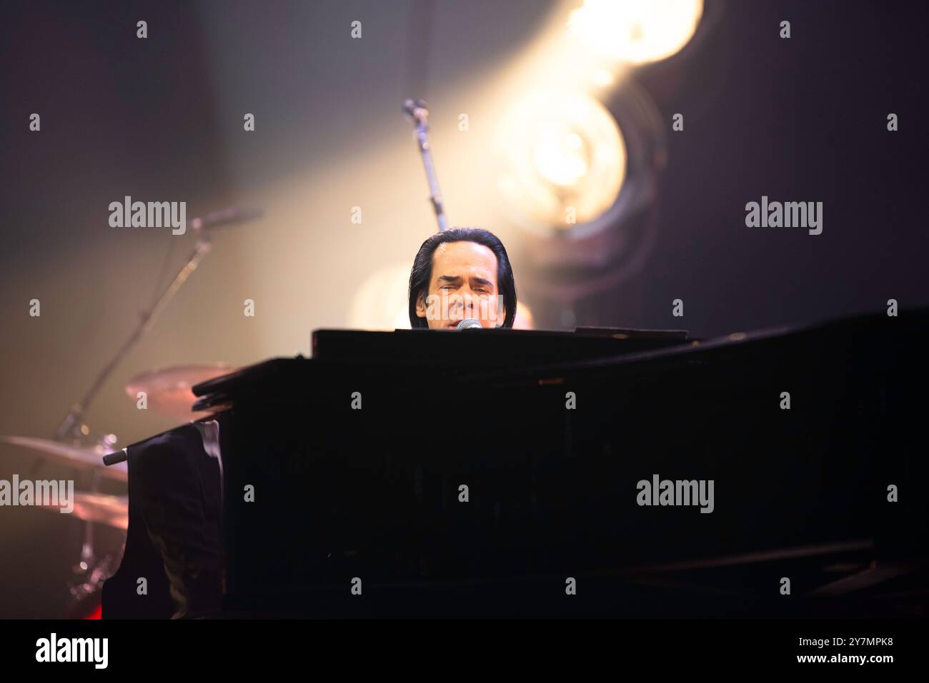 Artiste australien, Nick Cave, avec The Bad Seeds à l'Uber Arena de Berlin pour le Wild Dog Tour Banque D'Images