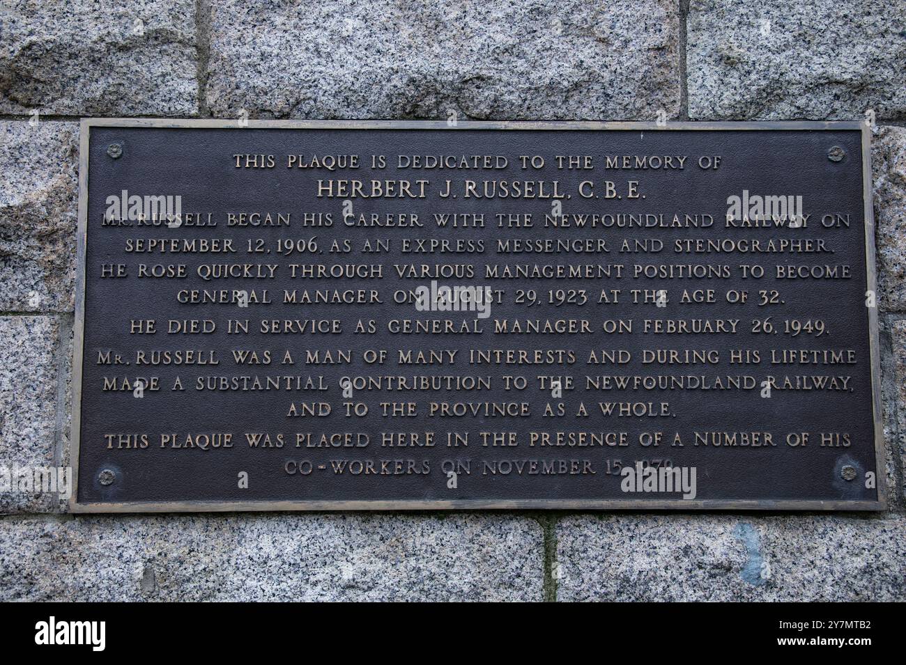 Plaque mémoire Herbert J. Russell, CBE, au Railway Coastal Museum sur la rue Water, à New John's, Terre-Neuve-et-Labrador, Canada Banque D'Images