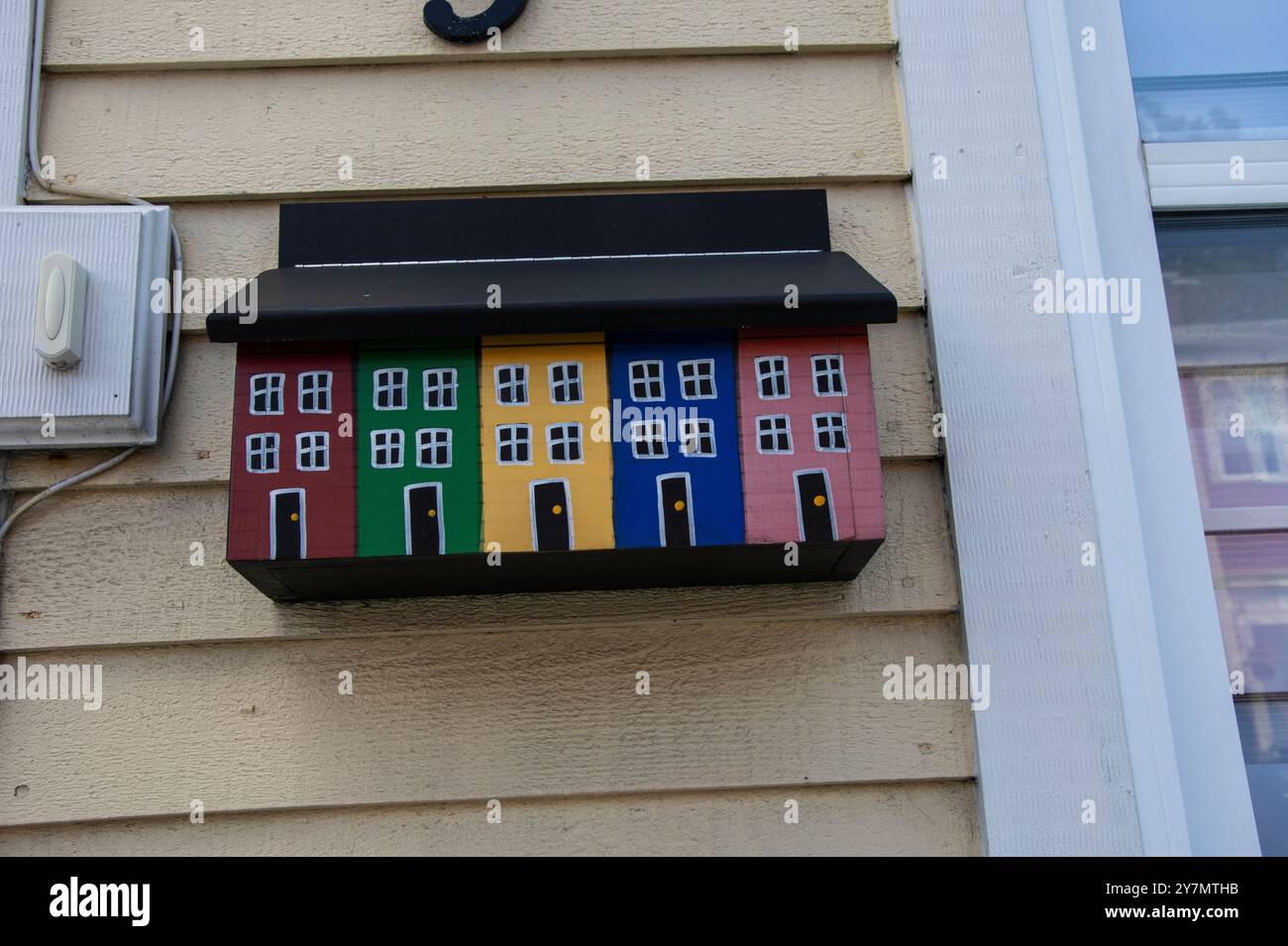 Boîte aux lettres colorée de rangée de jellybean au centre-ville caractérisée John's, Terre-Neuve-et-Labrador, Canada Banque D'Images