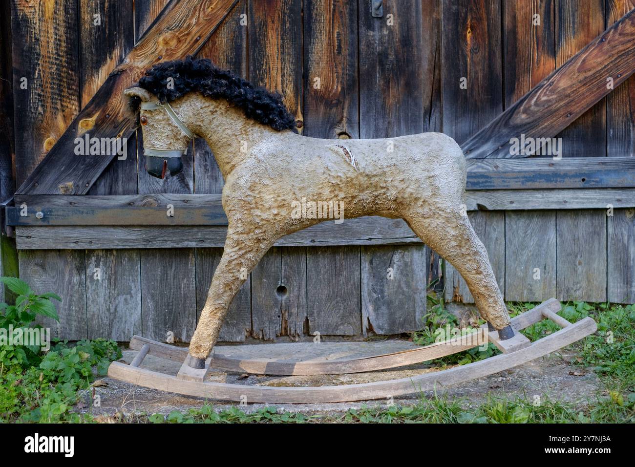 jouet de cheval à bascule pour enfant vintage original hongrie Banque D'Images