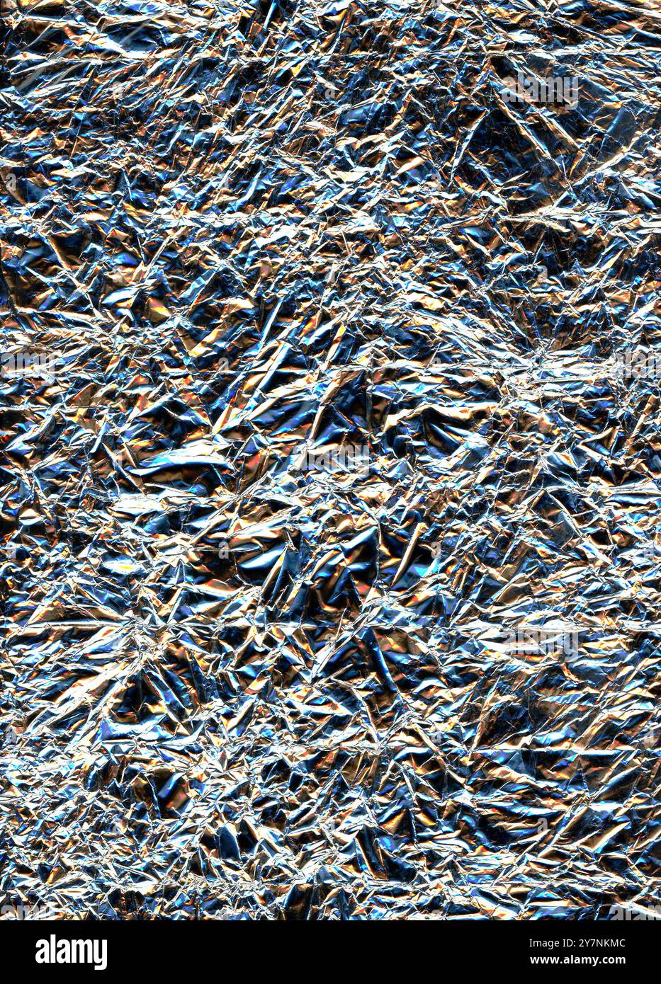 Fond texturé de couverture d'urgence en argent mylar réfléchissant froissé Banque D'Images