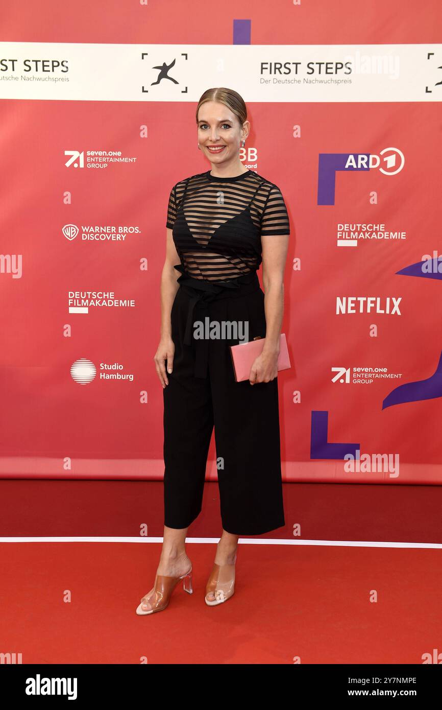 DATE RECORD NON INDIQUÉE Verleihung FIRST STEPS 2024 Sina Martens BEI der Verleihung FIRST STEPS 2024 im Theater des Westens à Berlin. *** Cérémonie de remise des prix FIRST STEPS 2024 Sina Martens lors de la cérémonie de remise des prix FIRST STEPS 2024 au Theater des Westens à Berlin Copyright : xEventpressxBerndtx Banque D'Images