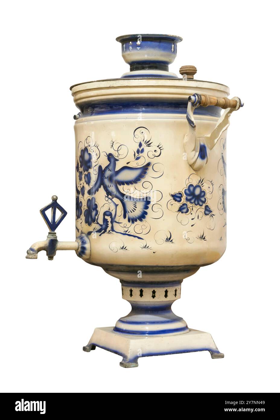 Samovar - une machine pour préparer de l'eau chaude. Est isolé sur le blanc Banque D'Images