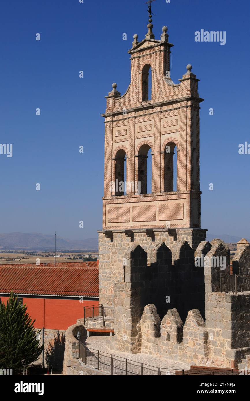 Porte d'El Carmen et les remparts de la ville d'Avila Banque D'Images