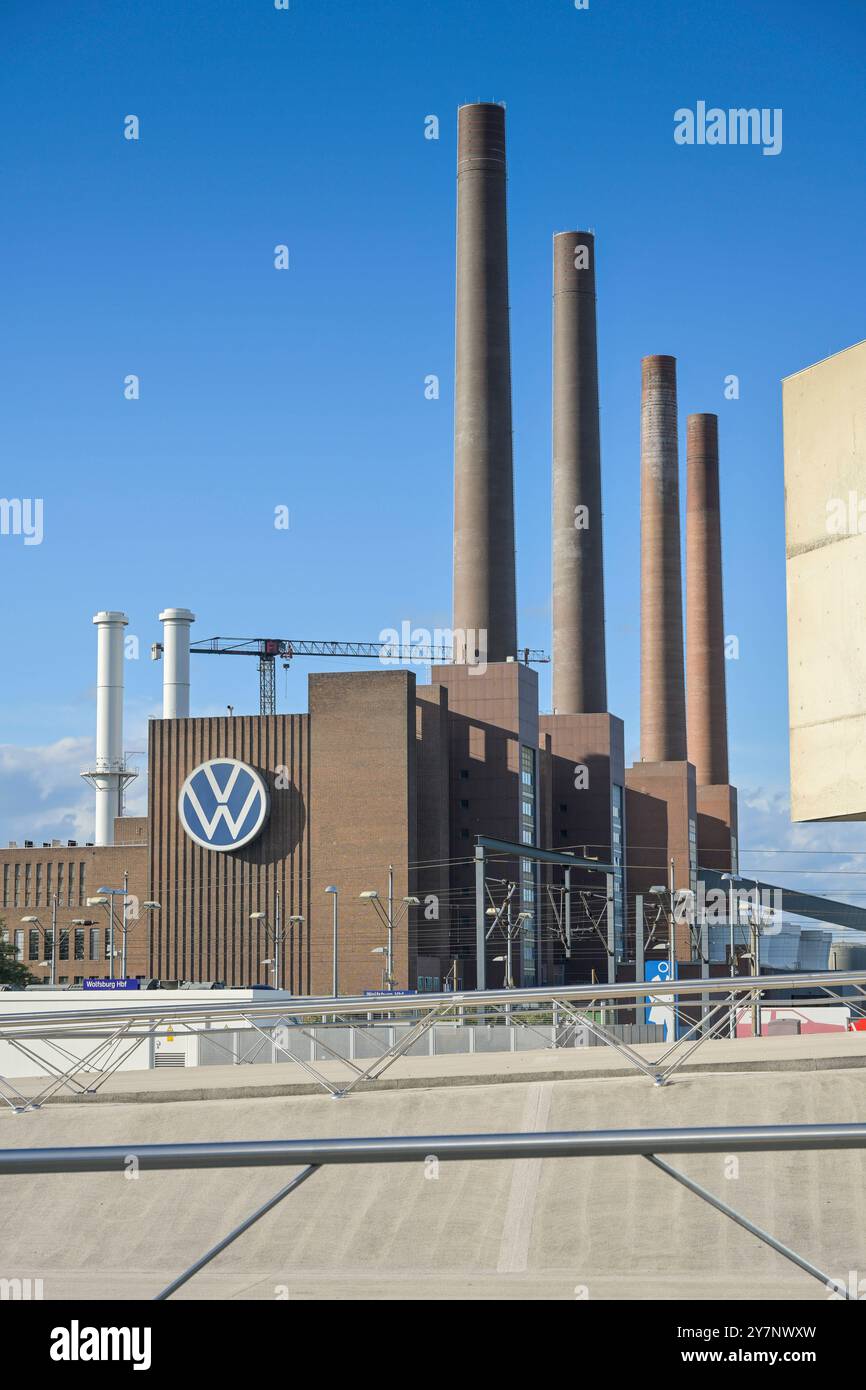 Logo Volkswagen AM VW-Kraftwerk, Werk Wolfsburg, Niedersachsen, Deutschland *** logo Volkswagen sur la centrale VW, usine de Wolfsburg, basse-Saxe, Allemagne Banque D'Images
