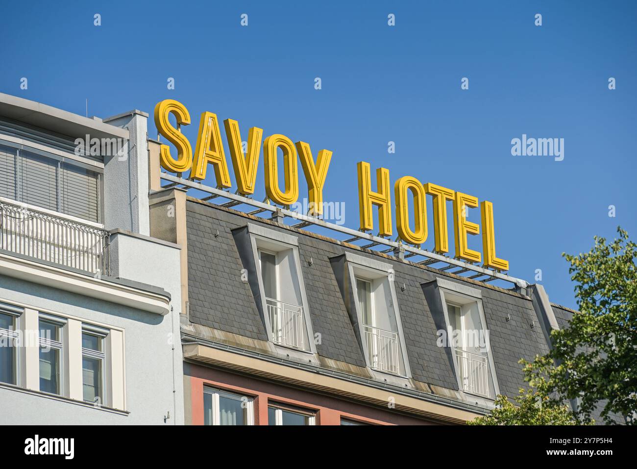 Ancien Savoy Hotel, Fasanenstrasse, Charlottenburg, Charlottenburg-Wilmersdorf, Berlin, Allemagne, Ehemaliges Savoy Hotel, Fasanenstraße, Deutschland Banque D'Images