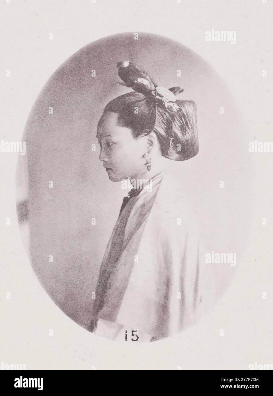 Coiffure féminine chinoise. Cette photo montre la variété de coiffage des cheveux communs parmi les dames à Swatow. Banque D'Images