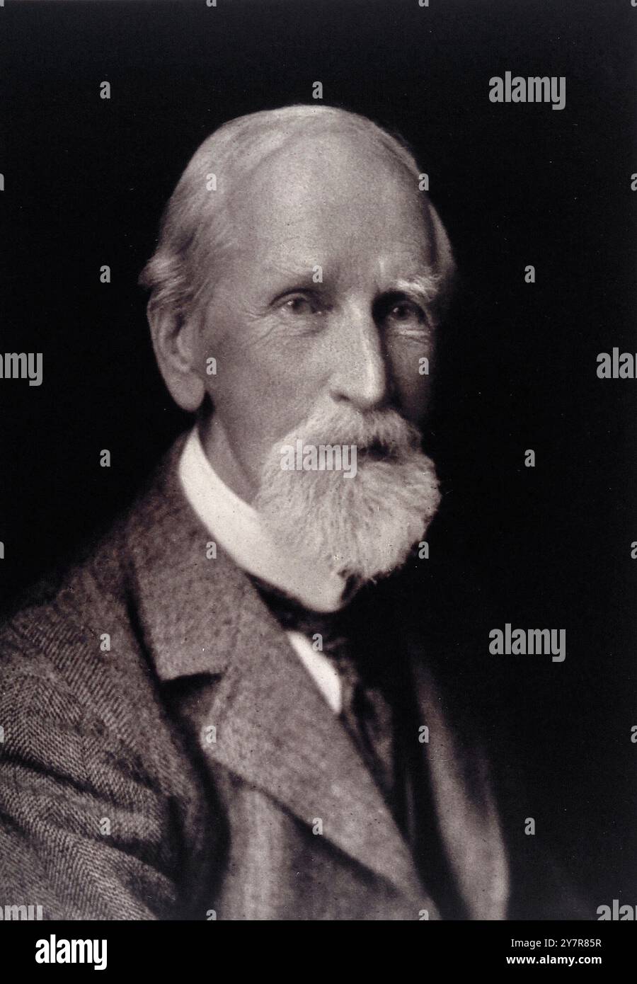William Loudon Reid (1845-1931), MD, président de la Faculté des médecins et chirurgiens de Glasgow (1905-1907) William Loudon Reid est né à Motherwell et a étudié la médecine à l'Université de Glasgow. D'abord médecin généraliste, il se spécialise plus tard en gynécologie et devient professeur de sage-femme et de maladies des enfants au Anderson College de Glasgow. Président de la Faculté des médecins et chirurgiens de Glasgow de 1905 à 1907, il a reçu une bourse honorifique de la Faculté en 1931. Banque D'Images