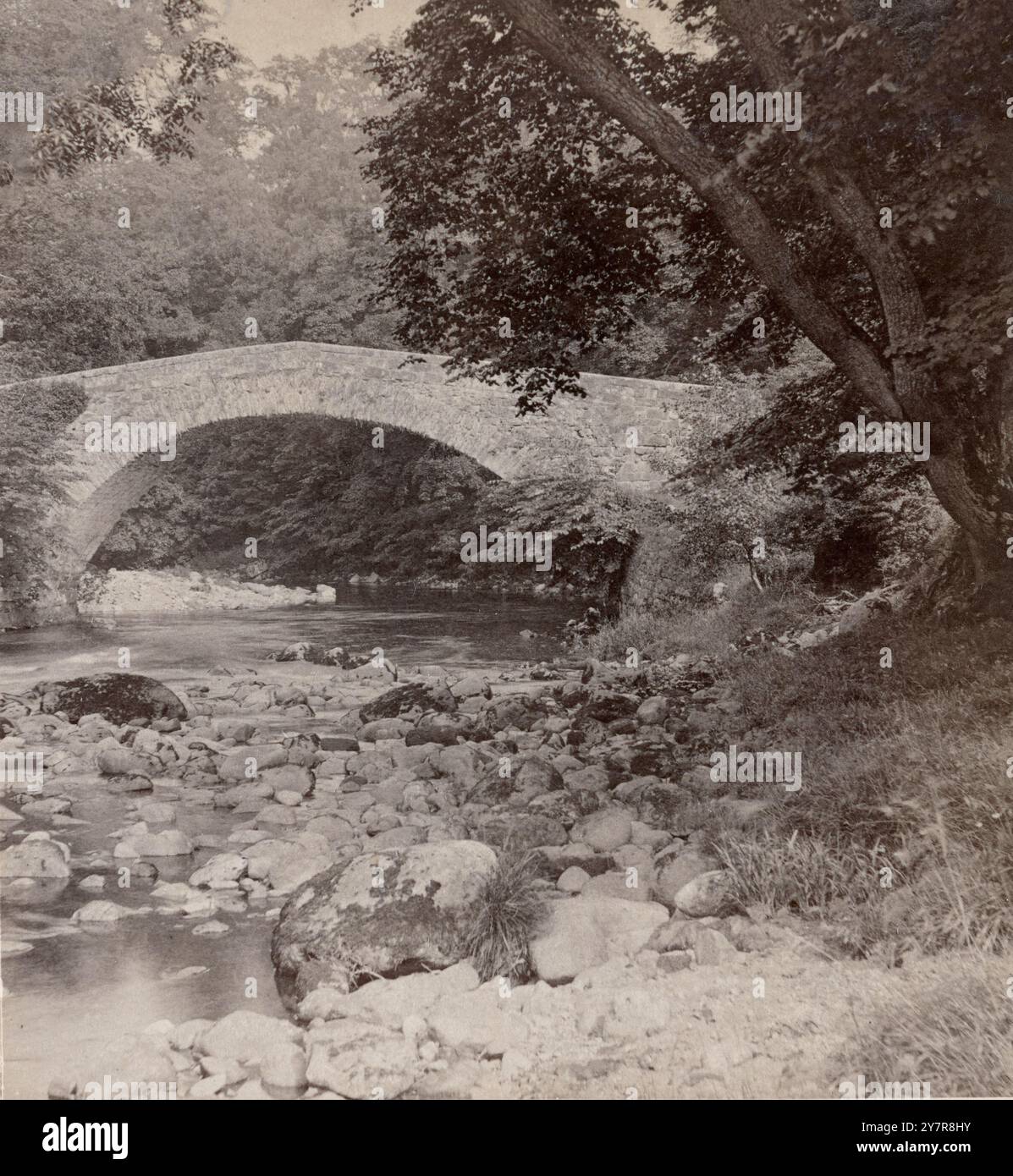 Photo vintage de Low Garden Bridge, Cumberland, Angleterre. 1892 Banque D'Images