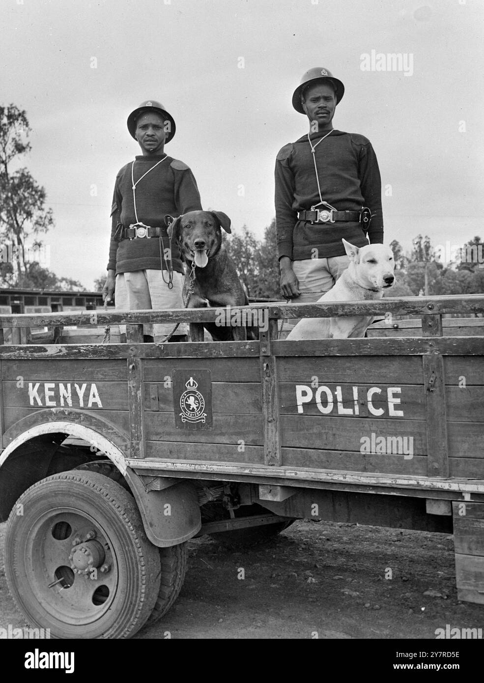 Police kenyane en patrouille. Banque D'Images