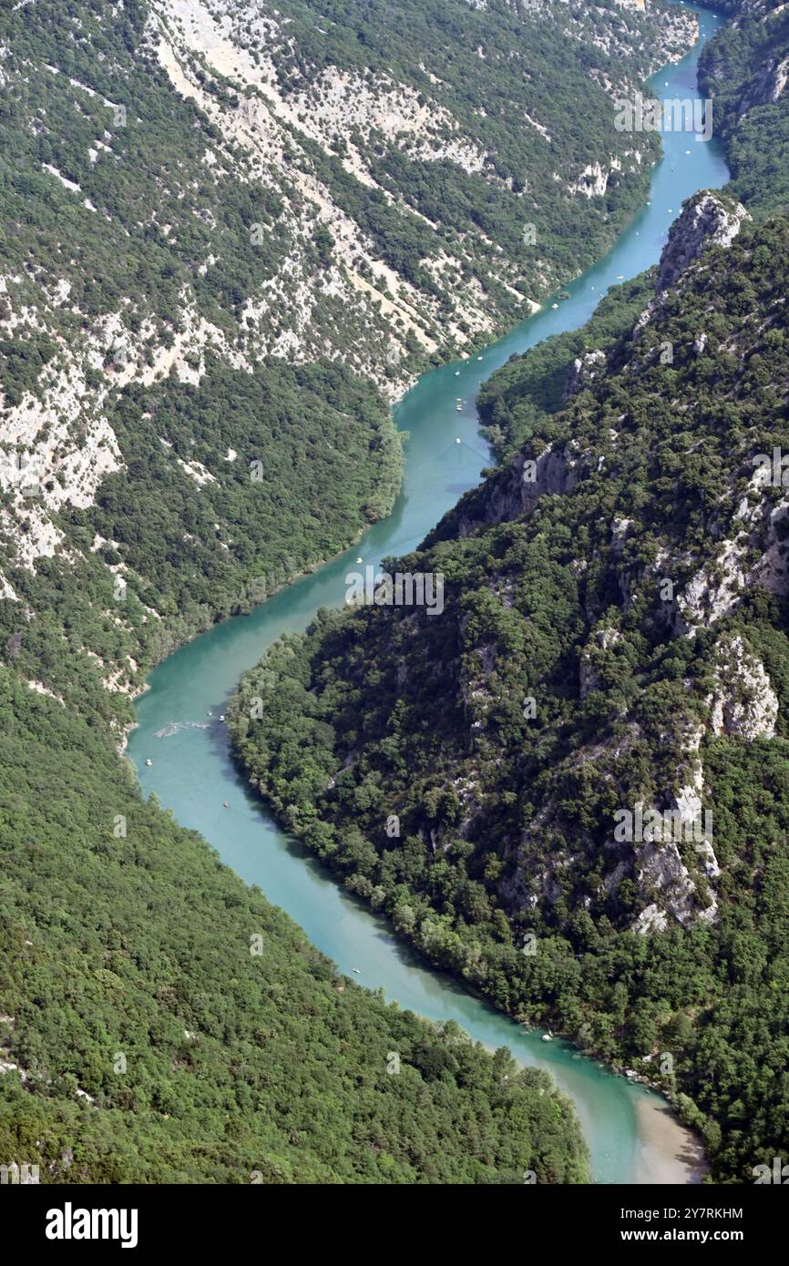 Vue aérienne sur les eaux turquoises et les méandres du Verdon dans les Gorges du Verdon ou les Gorges du Verdon Var Provence France Banque D'Images