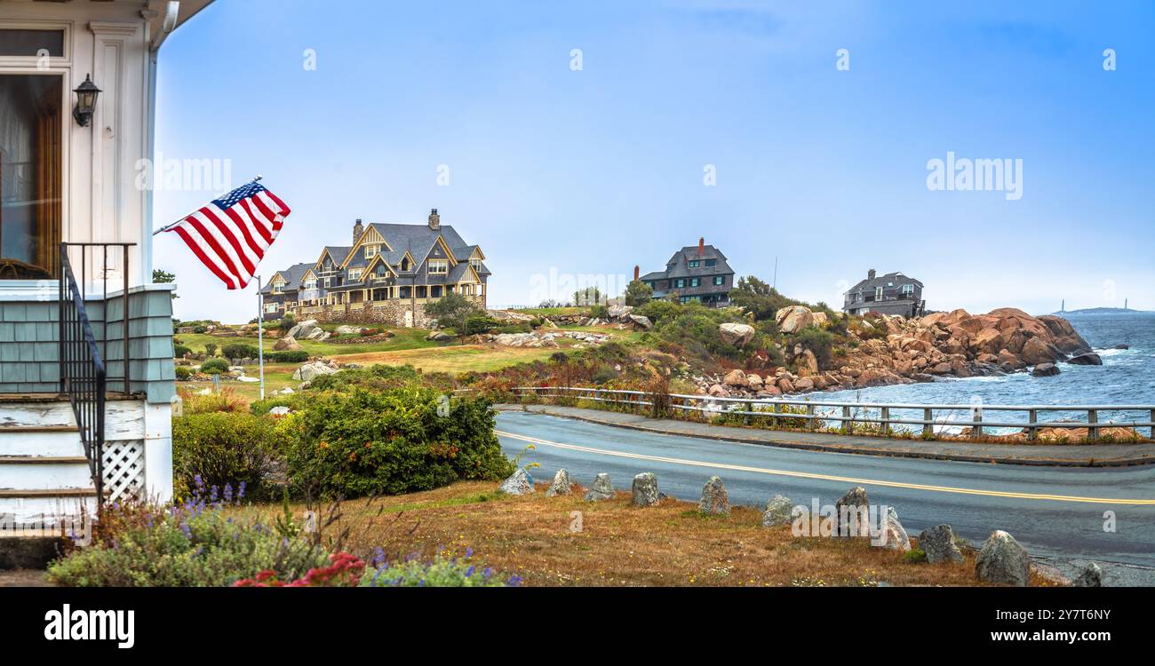Vue panoramique sur la côte de la péninsule de Cape Ann Bass Rock près de Rockport, Massachusetts, États-Unis Banque D'Images