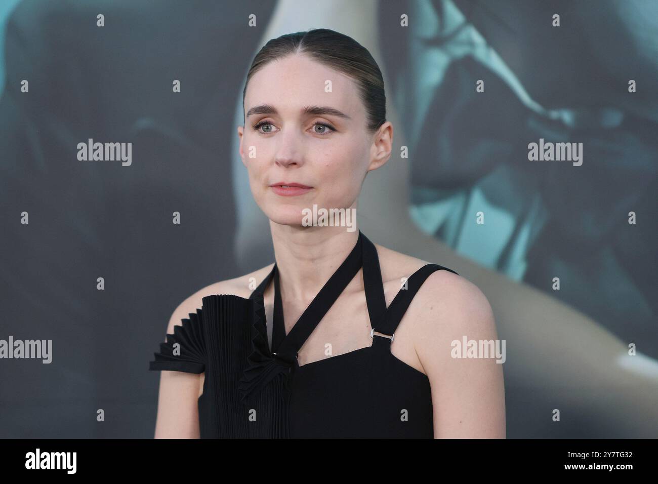 30 septembre 2024, Los Angeles, Californie, États-Unis : Rooney Mara Ã la première de Joker : folie à deux au TCL Chinese Theatre IMAX (crédit image : © Nina Prommer/ZUMA Press Wire) USAGE ÉDITORIAL SEULEMENT! Non destiné à UN USAGE commercial ! Banque D'Images