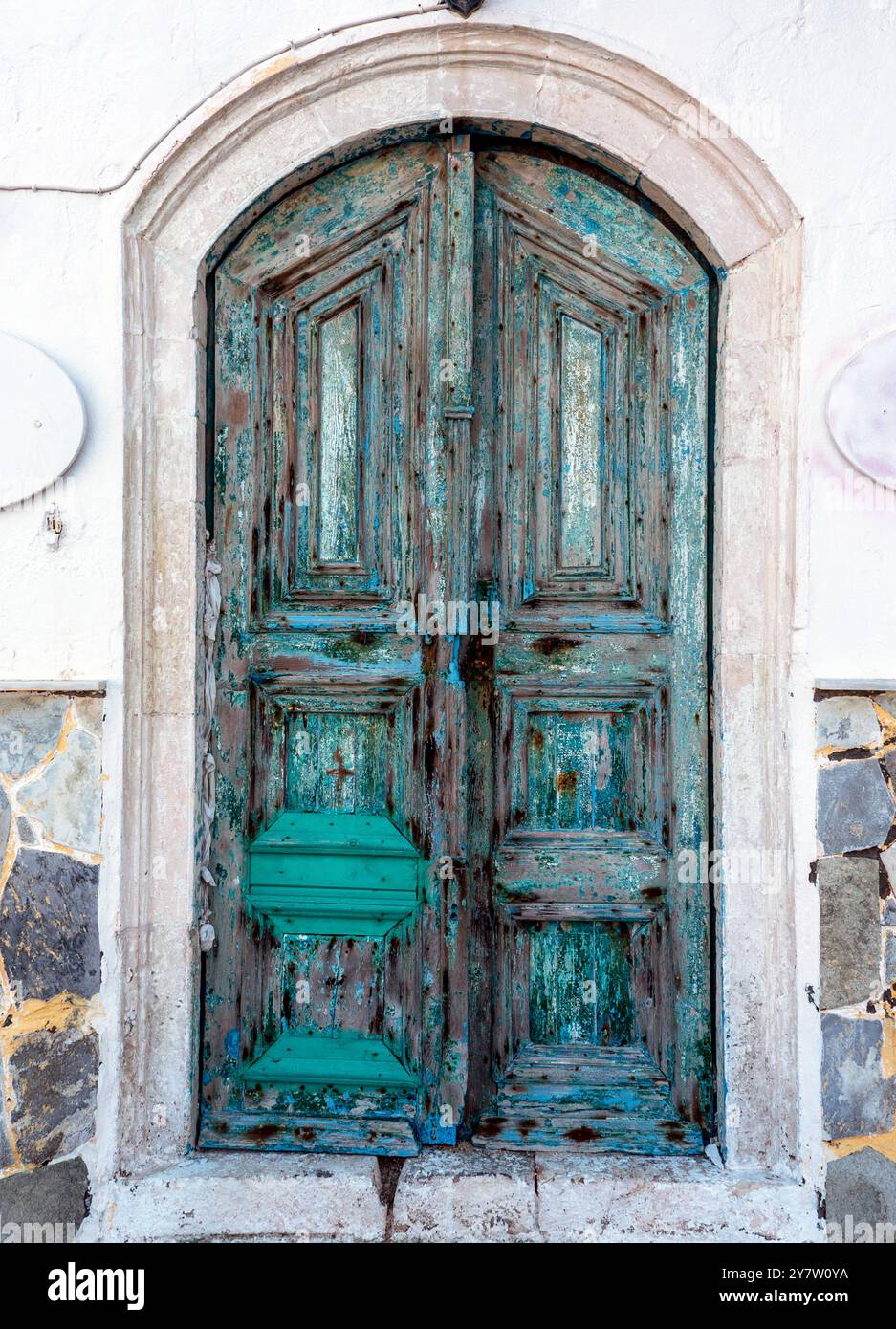 Une ancienne porte à Kastellorizo Grèce Banque D'Images