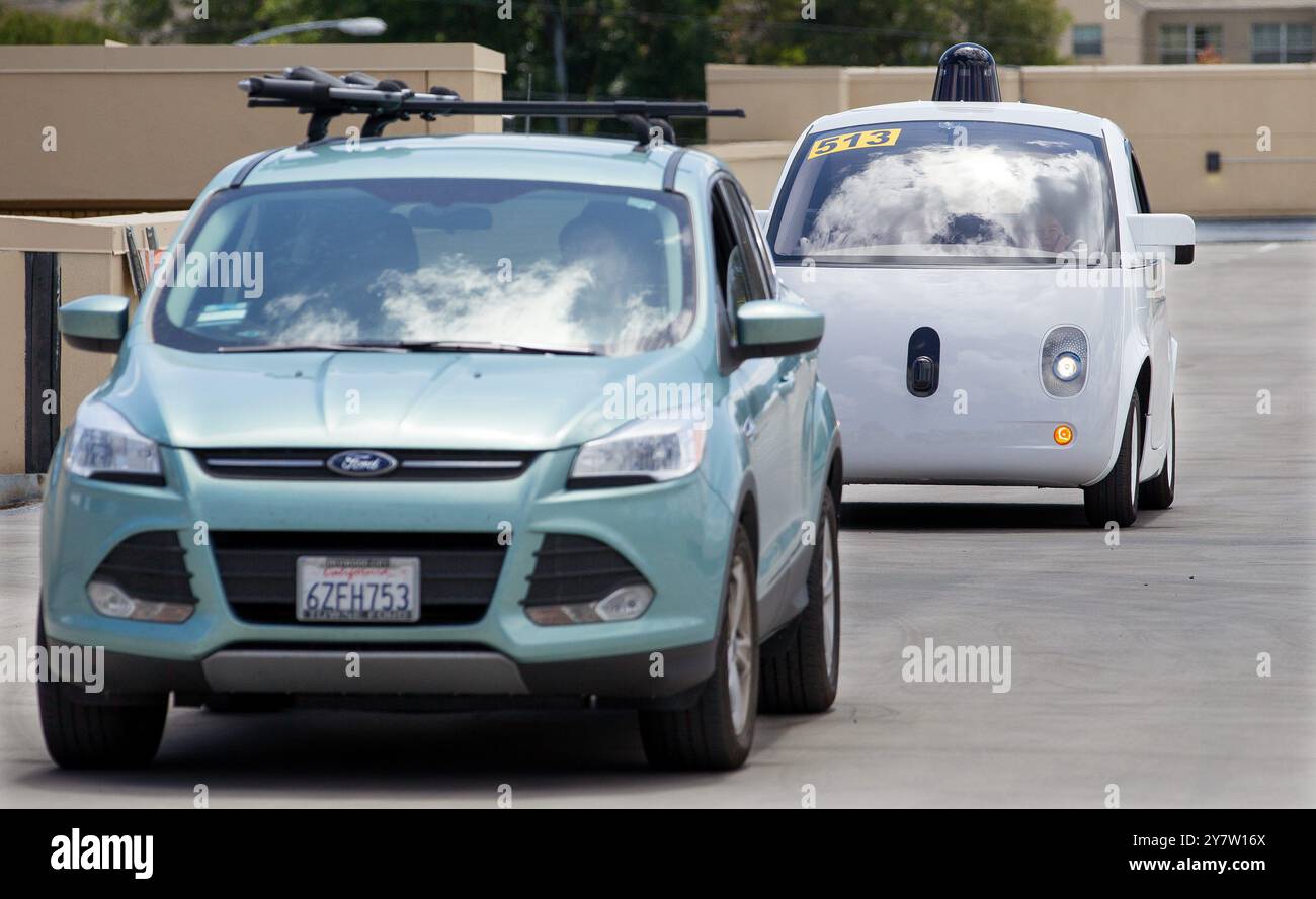 Mountain View, Californie, États-Unis. --Un prototype de véhicule autonome de Google chez Google à Mountain View, Californie, le mercredi 13 mai 2015 Banque D'Images