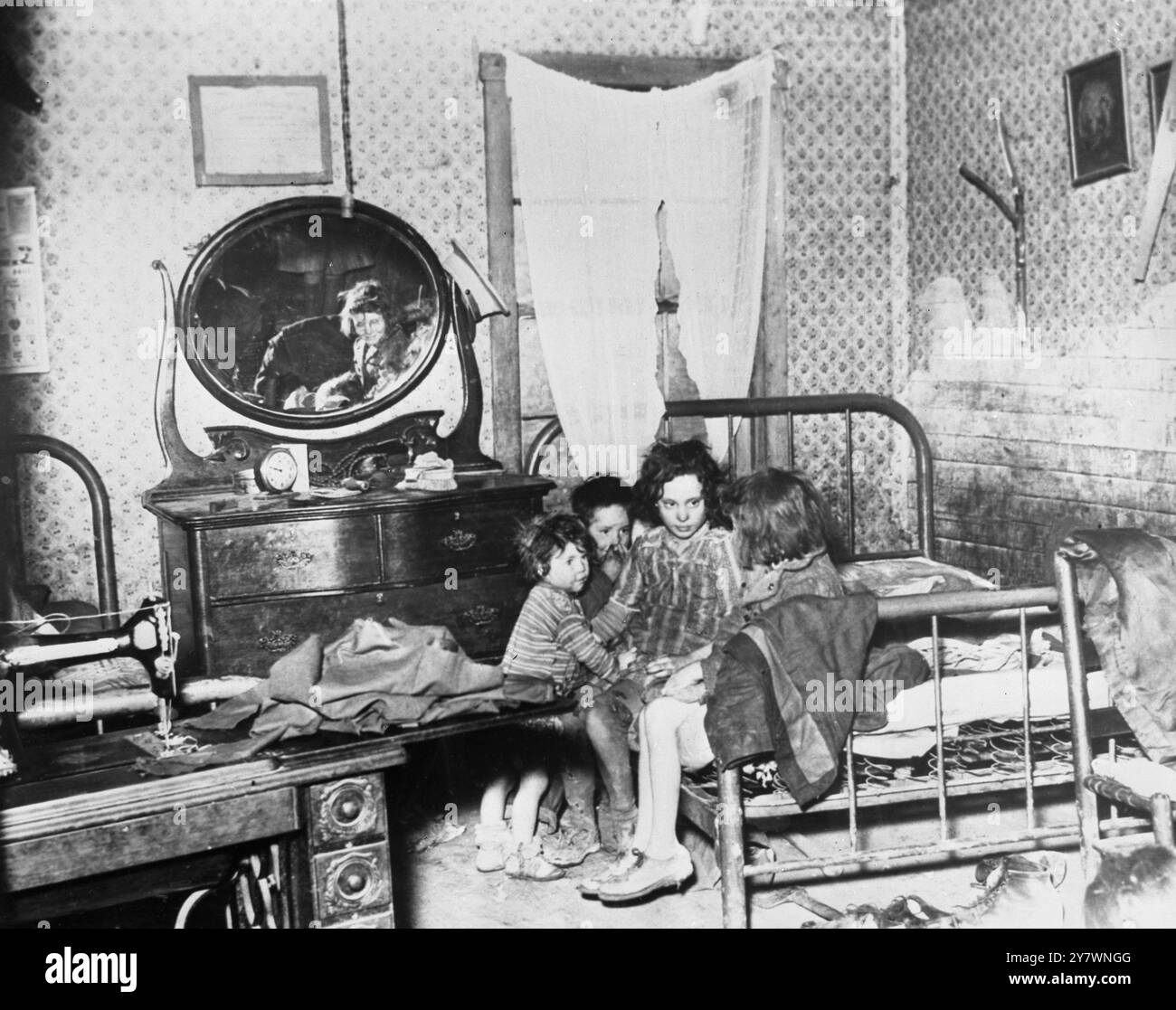 Peignes, Kentucky. Les dortoirs de la famille Baker dans leur maison appartenant à la société, pour laquelle ils paient 7,75 $ de loyer par mois. Avril 1963 Banque D'Images