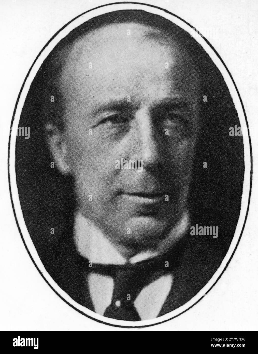 Reginald McKenna, président de la Midland Bank Ltd depuis 1919, a été député libéral du North Monmouthshire de 1895 à 1918, ministre de l'intérieur de 1922-15 et chancelier de l'Échiquier de 1915 à 2016. Banque D'Images