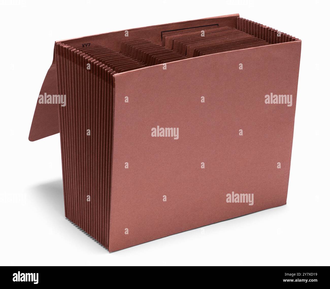 Grand dossier de fichiers ouvert découpé sur blanc. Banque D'Images