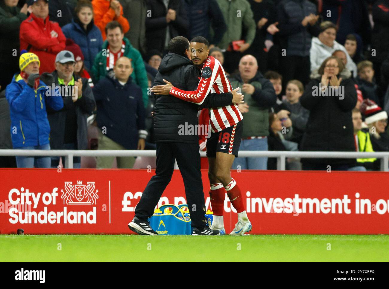 Wilson Isidor de Sunderland célèbre avoir marqué le deuxième but de son équipe lors du Sky Bet Championship match au Stadium of Light de Sunderland. Date de la photo : mardi 1er octobre 2024. Banque D'Images