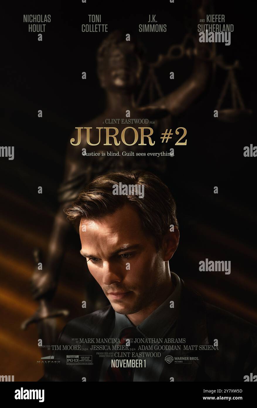 DATE DE SORTIE : 30 octobre 2024. TITRE : juré #2. STUDIO : Warner Bros. RÉALISATEUR : Clint Eastwood. L'homme de famille Justin Kemp qui, tout en servant comme juré dans un procès de haut niveau pour meurtre, se trouve aux prises avec un grave dilemme moral... qu'il pourrait utiliser pour influencer le verdict du jury et potentiellement condamner ou libérer le mauvais tueur. STARRING : NICOLAS HOULT as Justin Kemp poster multiplié (Credit image : © Warner Bros/Entertainment Pictures/ZUMAPRESS.com) USAGE ÉDITORIAL SEULEMENT! Non destiné à UN USAGE commercial ! Banque D'Images