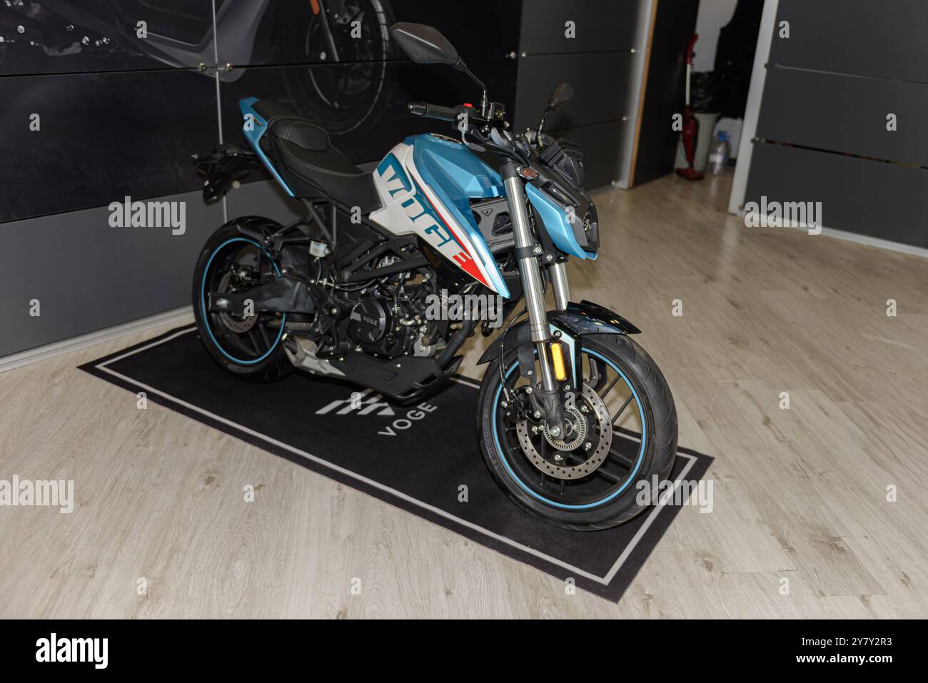 ISTANBUL, TURQUIE - 23 MARS 2024 : Voge motos exposées au Motobike Istanbul 2024 à Istanbul Expo Center (IFM). Banque D'Images ISTANBUL, TURQUIE - 23 MARS 2024 : Voge motos exposées au Motobike Istanbul 2024 à Istanbul Expo Center (IFM). Banque D'Images
