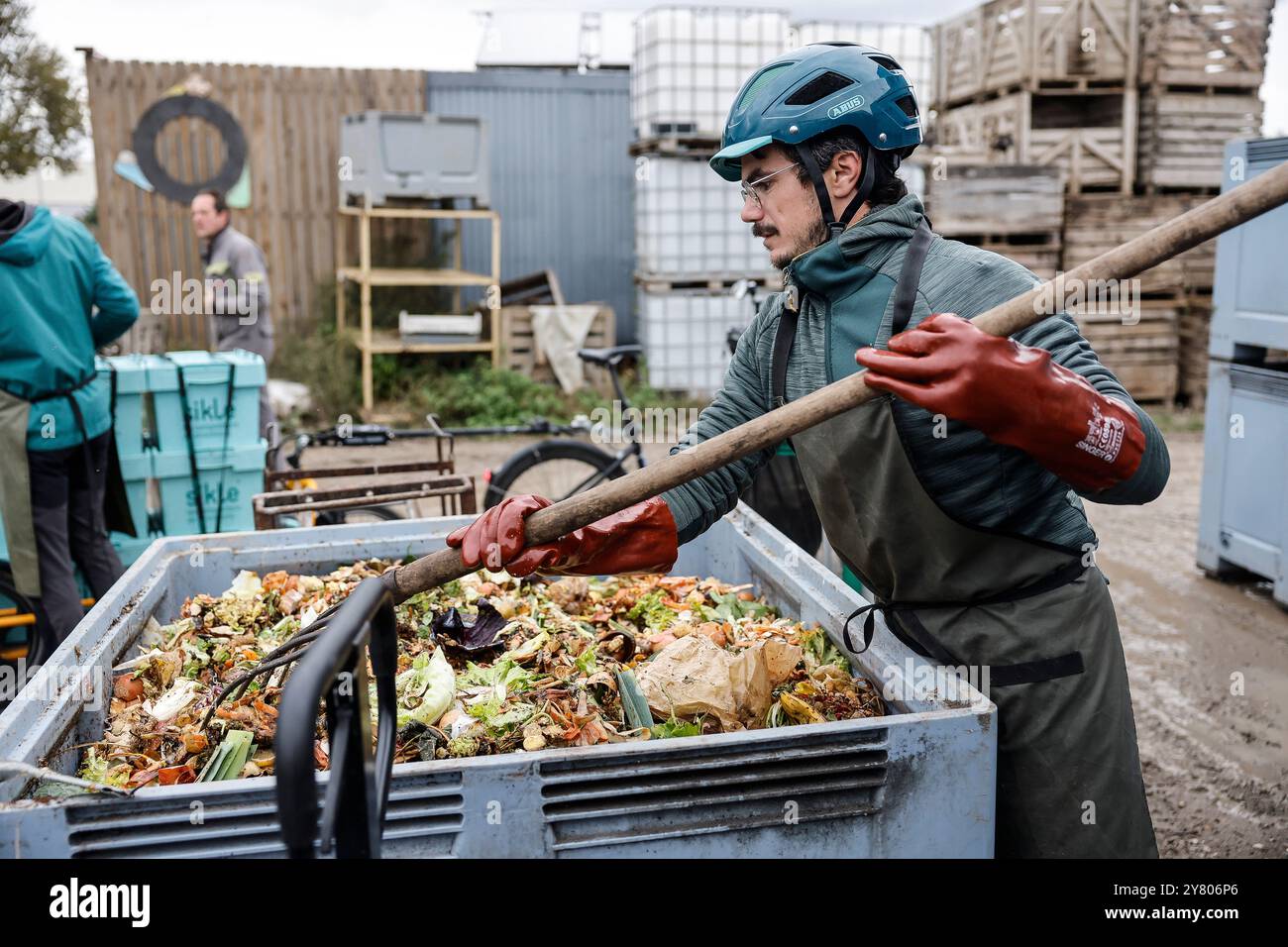 Strasbourg (région Alsace, nord-est de la France) : Sikle collecte les déchets organiques à vélo auprès de professionnels pour en faire du compost localement. Le but est de le faire Banque D'Images