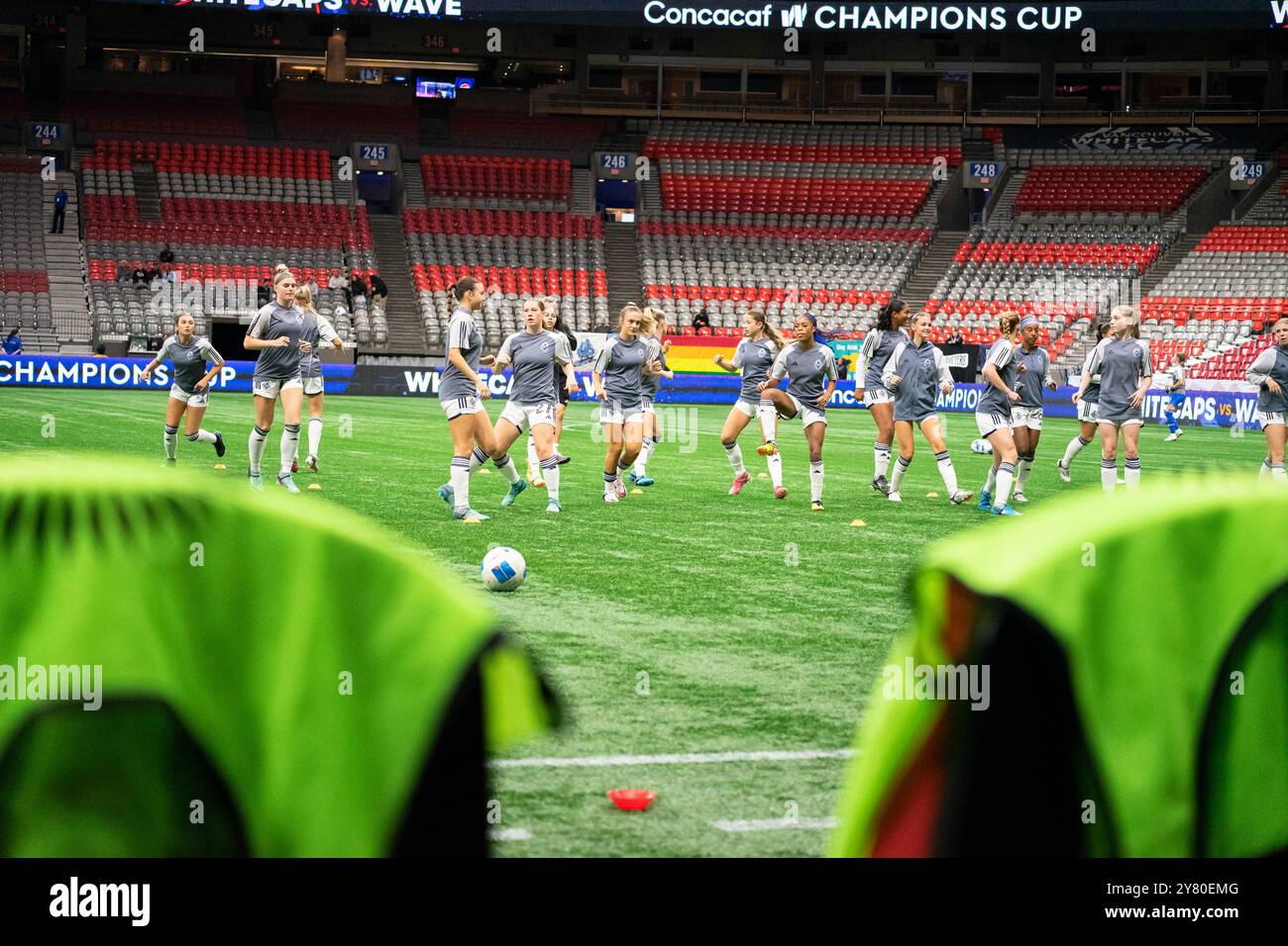 Vancouver, Canada. 1er octobre 2024. Vancouver, Colombie-Britannique, Canada, 1er octobre 2024 : Vancouver Whitecaps FC Girls Elite se réchauffe avant le match de phase de groupes de la Coupe des Champions de la CONCACAF W entre Vancouver Whitecaps FC Girls Elite et San Diego Wave au BC place Stadium à Vancouver, Colombie-Britannique, Canada (USAGE ÉDITORIAL SEULEMENT). (Amy elle/SPP) crédit : photo de presse sportive SPP. /Alamy Live News Banque D'Images