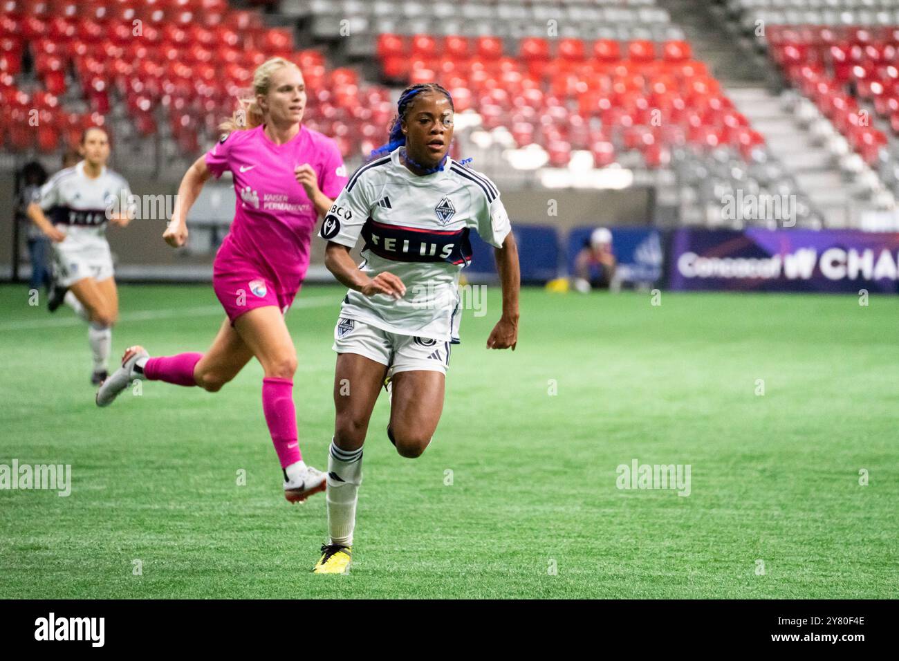 Vancouver, Canada. 1er octobre 2024. Vancouver, Colombie-Britannique, Canada, 1er octobre 2024 : Jaime Perrault (8 Vancouver Whitecaps FC Girls Elite) en action lors du match de phase de groupes de la Coupe des Champions de la CONCACAF W entre Vancouver Whitecaps FC Girls Elite et San Diego Wave au BC place Stadium à Vancouver, Colombie-Britannique, Canada (USAGE ÉDITORIAL SEULEMENT). (Amy elle/SPP) crédit : photo de presse sportive SPP. /Alamy Live News Banque D'Images