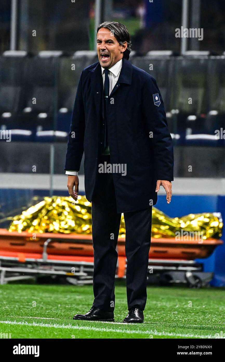Simone Inzaghi, entraîneur italien de l'Inter Milan, lors du match de football de la Ligue des champions de l'UEFA L'Inter Milan vs Crvena Zvezda Beograd ( Red Star ) au stade San Siro de Milan, Italie, le 1er octobre 2024 crédit : Piero Cruciatti/Alamy Live News Banque D'Images