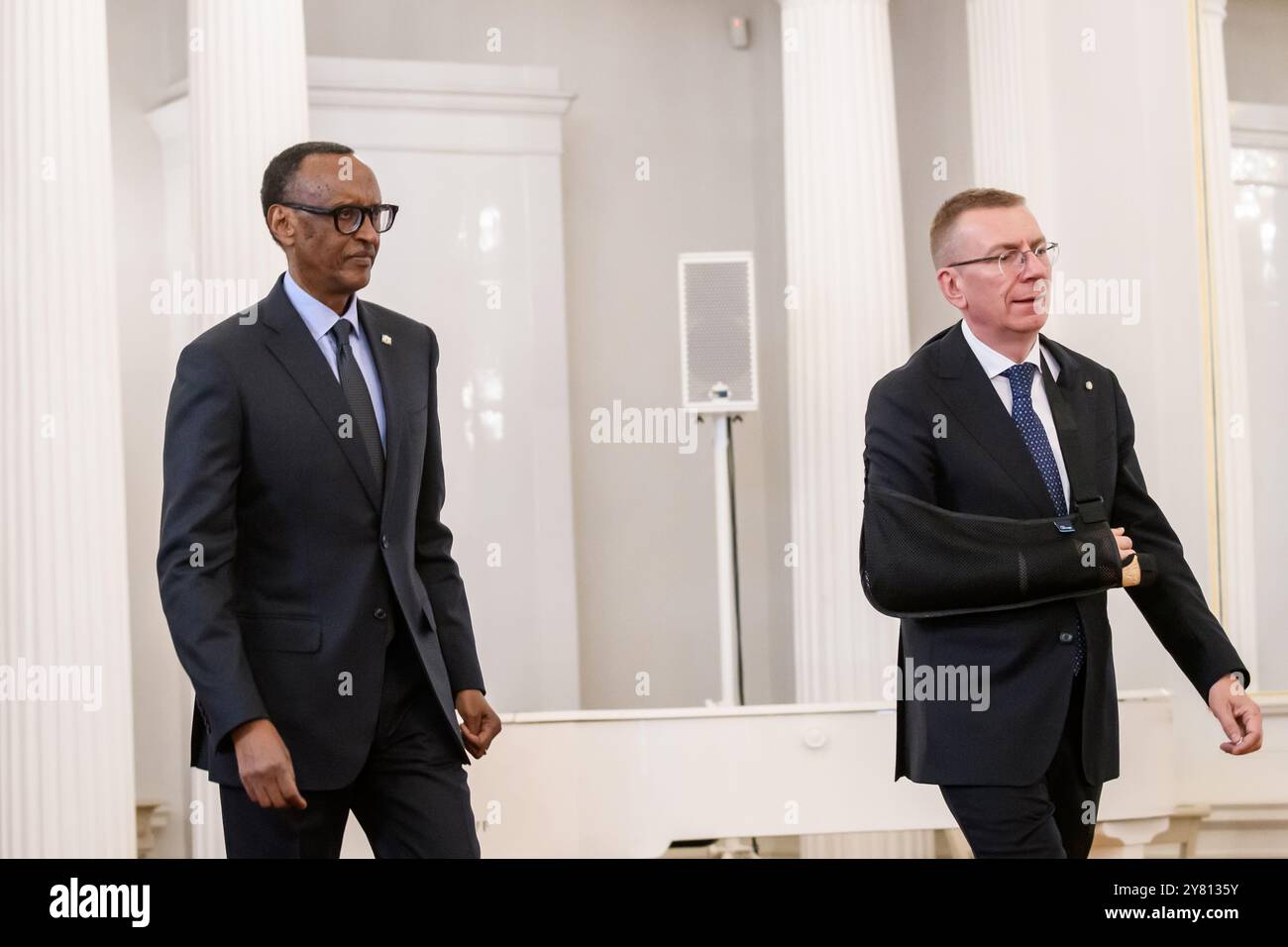 RIGA, Lettonie. 2 octobre 2024. Paul Kagame (à gauche), Président du Rwanda et Edgars Rinkevics (à droite), lors d'une conférence de presse après une rencontre au château de Riga. Crédit : Gints Ivuskans/Alamy Live News Banque D'Images