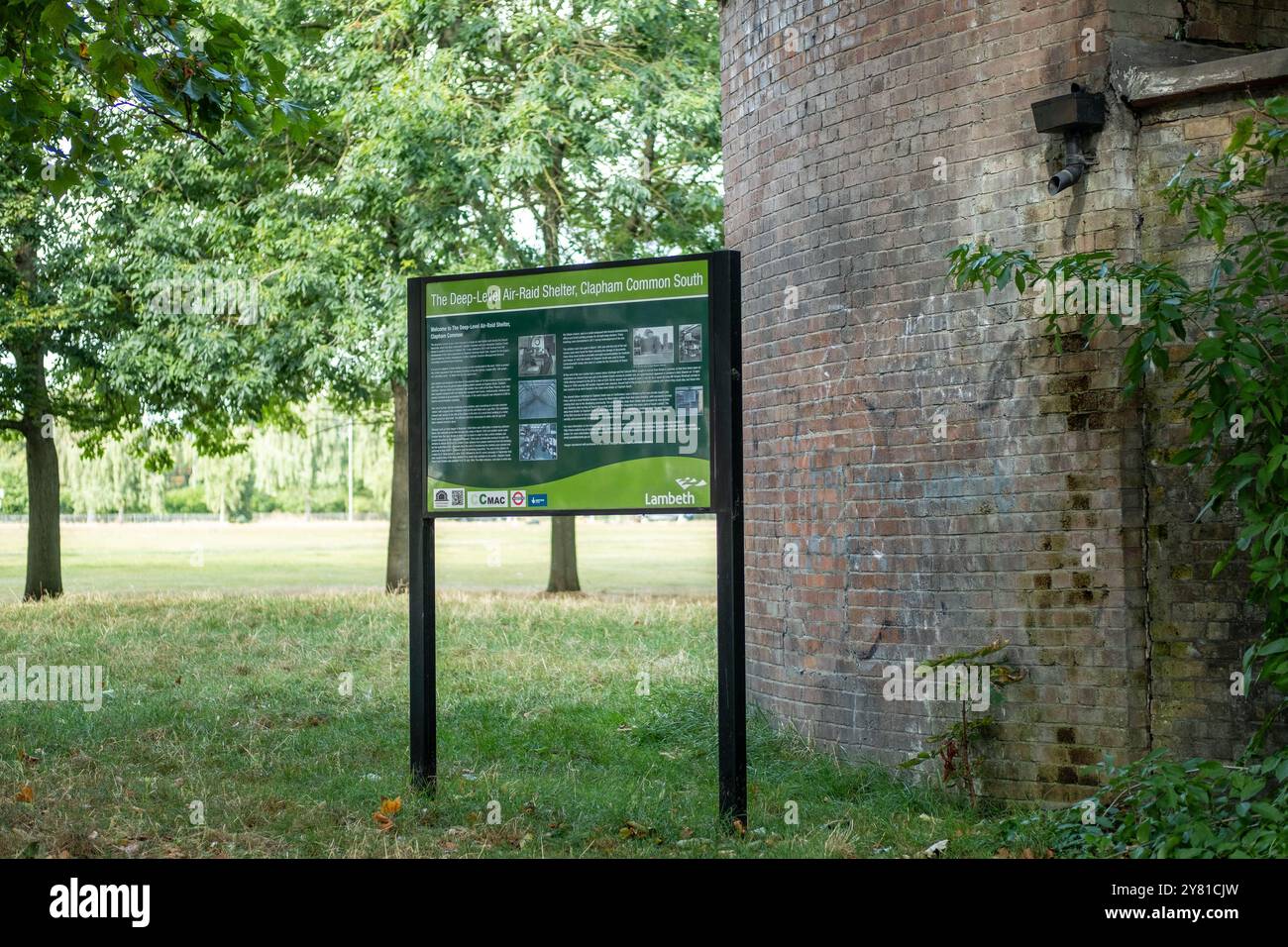 LONDRES- 3 SEPTEMBRE 2024 : abri anti-aérien profond à clapham sud dans le sud-ouest de Londres. Point de repère et attraction touristique Banque D'Images