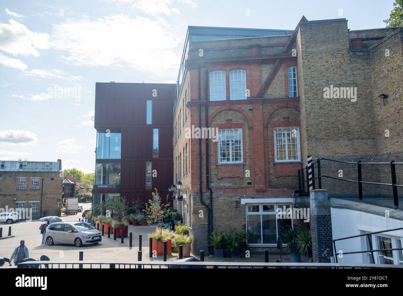 LONDRES - 13 SEPTEMBRE 2024 : Kennington Park Business Centre sur Brixton Road dans le sud-ouest de Londres Banque D'Images