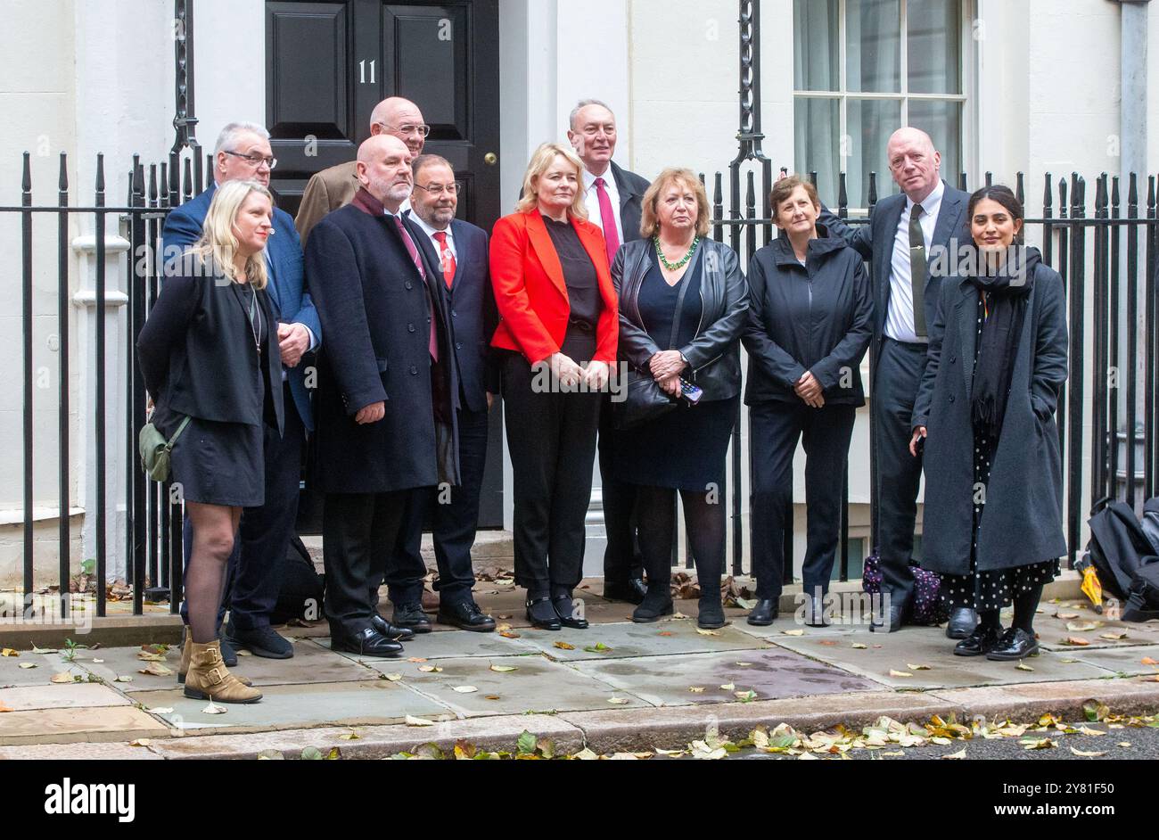 Londres, Angleterre, Royaume-Uni. 2 octobre 2024. Les patrons syndicaux posent pour une photo à l'extérieur des 10 et 11 Downing Street avant d'entrer au numéro 11. (Crédit image : © Tayfun Salci/ZUMA Press Wire) USAGE ÉDITORIAL SEULEMENT! Non destiné à UN USAGE commercial ! Banque D'Images