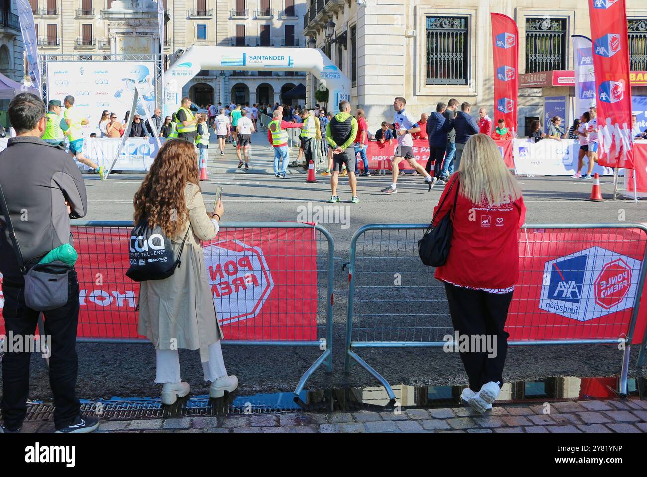 Abonnement payant course sur route pour l'initiative de campagne Ponle Freno sécurité routière de la société de médias Atresmedia Santander Cantabria Espagne Banque D'Images