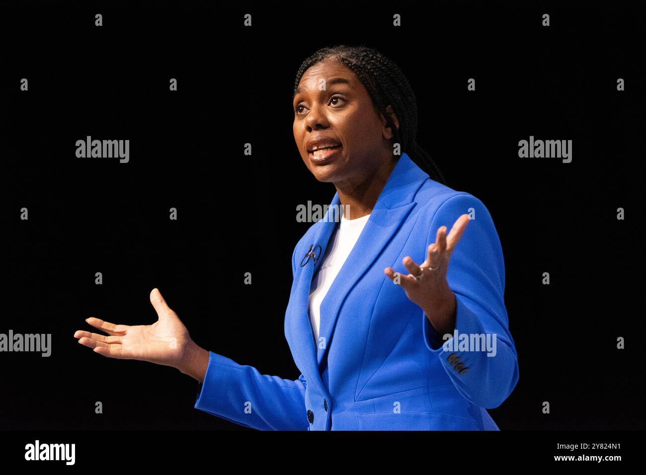 Kemi Badenoch. Discours des dirigeants finaux Conférence conservatrice Birmingham Royaume-Uni. Les quatre candidats au poste de leader sont montés sur scène pour plaider en faveur du leadership. Birmingham Conference International Convention Centre. Photo britannique : Garyroberts/worldwidefeatures.com. Banque D'Images