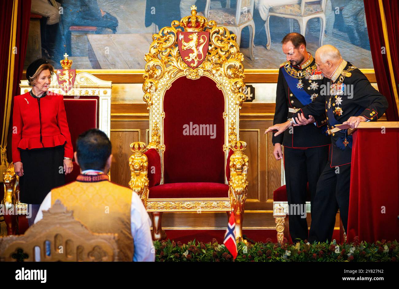 Oslo 20241002. La reine Sonja, le roi Harald et le prince héritier Haakon lors de la cérémonie d'ouverture du 169e Storting. Ouverture du Storting. PISCINE. Photo : Ole Berg-Rusten / NTB Banque D'Images