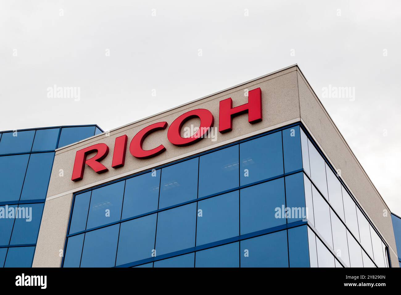Gros plan de l'enseigne Ricoh sur le siège social de l'entreprise canadienne à Mississauga, on, Canada Banque D'Images