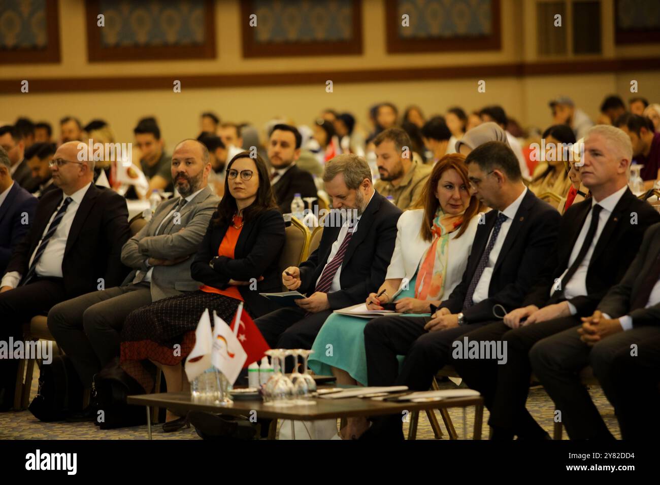 Gaziantep, Turquie. 12 mai 2022. Un sommet pour examiner les possibilités économiques de coopération entre la Turquie et l'Allemagne se tient dans la ville turque de Gaziantep. L'événement, intitulé « Sommet de la transformation environnementale », fait partie du programme organisé par le ministère de la Fédération allemande de l'économie et du développement, conjointement avec l'Organisation de coopération allemande, le ministère turc du commerce et la Chambre de commerce et d'industrie de Gaziantep. Davut Gul, gouverneur de Gaziantep, et Adnan Ünverdi, président de la Chambre de commerce et d'industrie de Gaziantep, ont prononcé une allocution Banque D'Images