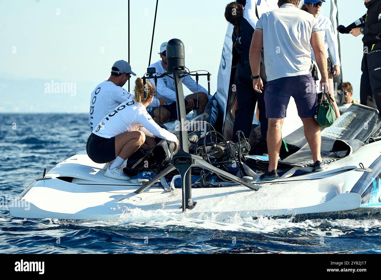 2024 America's Cup - Barcelone, Espagne Barcelone Puig femme : deuxième jour de pratique, les nouveaux candidats apprennent à courir : l'équipe australienne iis prépare le bateau CRÉDIT PHOTO : © Milan Drahonovsky/PPL Banque D'Images