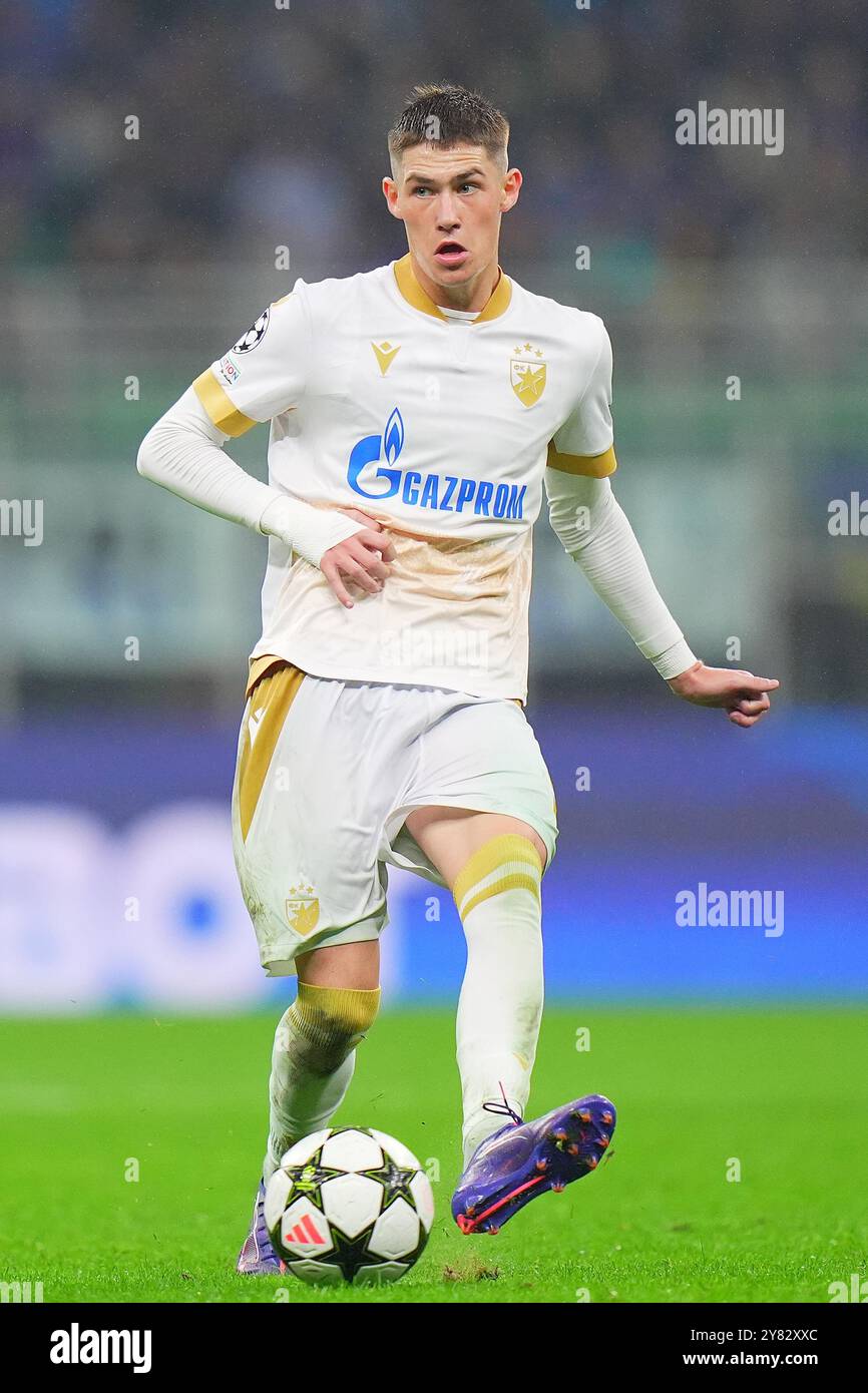 Milan, Italie. 1er octobre 2024. Andrija Maksimovic de Red Star lors du match de football de la Ligue des Champions de l'UEFA entre l'Inter et le FC Crvena au stade San Siro de Milan, dans le nord de l'Italie, mardi 1er octobre 2024. Sport - Soccer . (Photo de Spada/LaPresse) crédit : LaPresse/Alamy Live News Banque D'Images