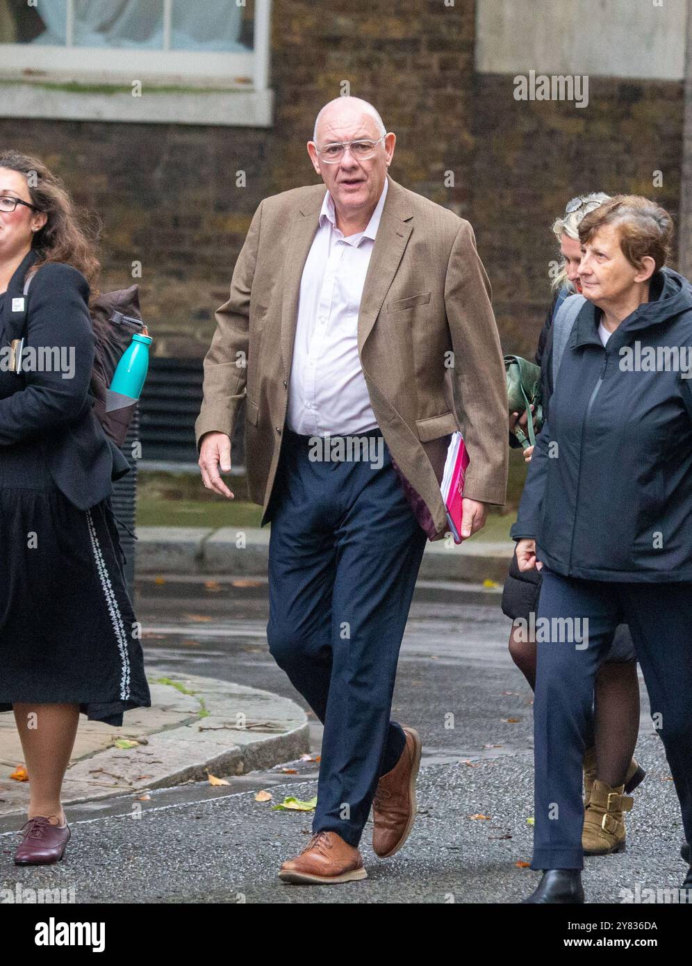 Londres, Angleterre, Royaume-Uni. 2 octobre 2024. Le secrétaire général du CWU, DAVE WARD, arrive à Downing Street. (Crédit image : © Tayfun Salci/ZUMA Press Wire) USAGE ÉDITORIAL SEULEMENT! Non destiné à UN USAGE commercial ! Banque D'Images