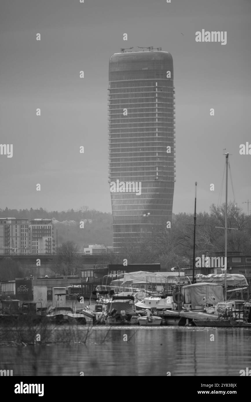 Tour de Belgrade (Kula Beograd) gratte-ciel à Belgrade Waterfront complexe résidentiel et commercial moderne sur la rivière Sava à Belgrade, capitale de la Serbie Banque D'Images