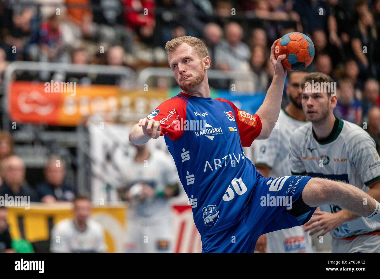 HBW Balingen-Weilstetten v. HSG Wetzlar, Handball, DHB-Pokal, 2. Runde, 02.10.2024, Wurf von Sascha Pfattheicher (HBW Balingen, #30) Foto : Eibner-Pressefoto/Stefan Rosenfeld Banque D'Images